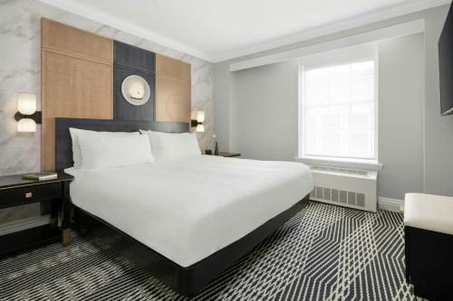 Junior Suite room in Marriott Vacation Club® at the Mayflower Washington D.C.