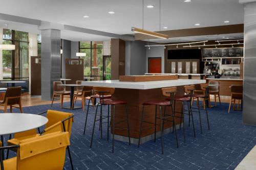 Courtyard By Marriott Houston Kingwood - image 12