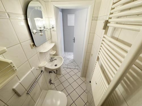 One-Bedroom Apartment with Balcony image 10