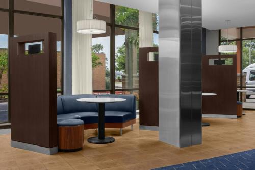 Courtyard By Marriott Houston Kingwood - image 3