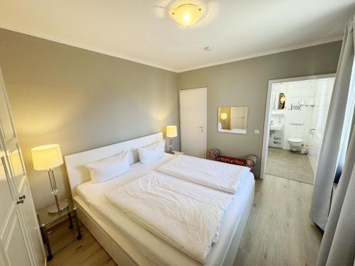 One-Bedroom Apartment with Balcony image 5