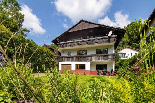 Bystra Unique House in the Mountains with Terrace, Garden & Parking by Noclegi Renters, Bystra