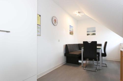 One-Bedroom Apartment with Balcony image 6
