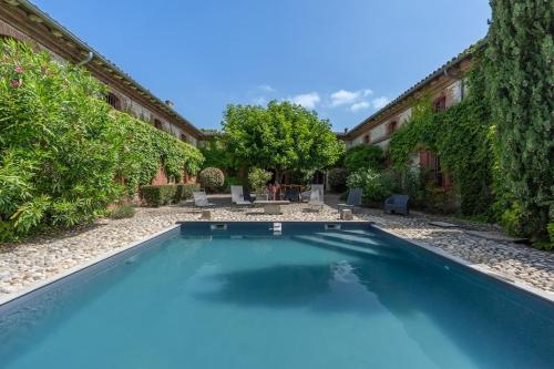 Terra Rosa - Piscine & Calme in Issus
