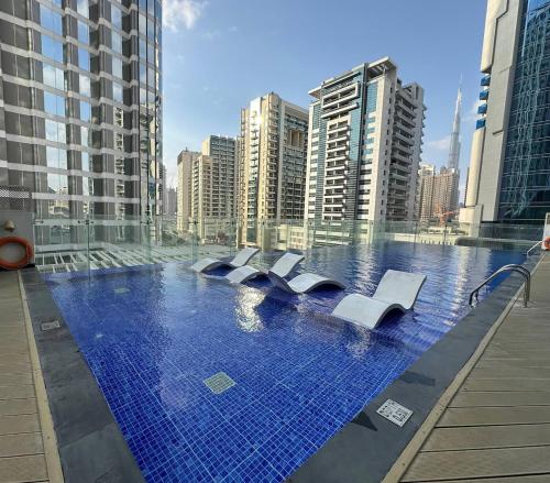 Stylish Studio Bayz Danube Burj Khalifa View Pool, Dubai (photo 3)