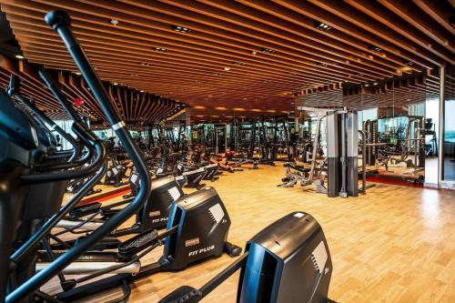 Stylish Studio Bayz Danube Burj Khalifa View Pool, Dubai (photo 6)