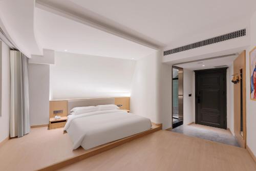 Sanyuan Hotel-Chongqing Jiefangbei Hongyadong