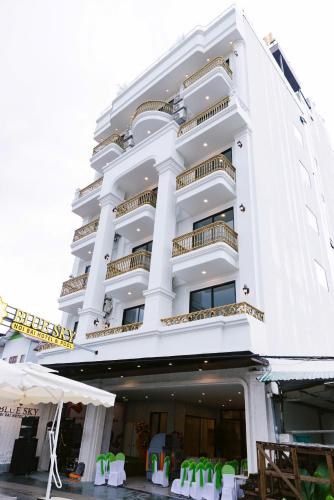 BLUE SKY NOI BAI HOTEL AND POOL in Noi Bai Airport