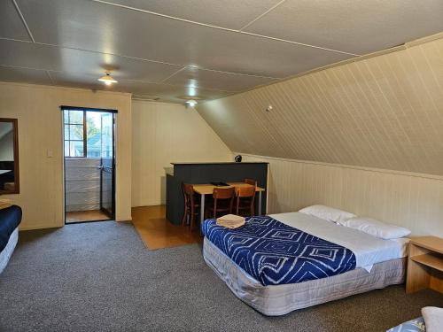 Bulls Motel & Holiday Park - Accommodation - Bulls