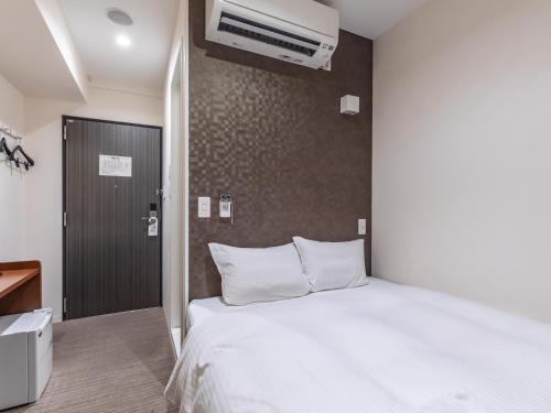 Standard Double Room - Non-Smoking image 2