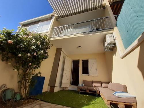 MAISON CONVIVIALE EN DUPLEX PROCHE PLAGE AVEC PARKING