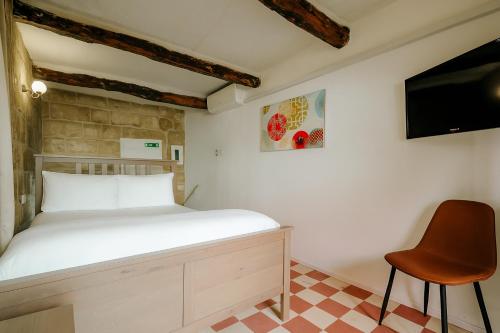 Augustinian by Vallettastay, San Giljan