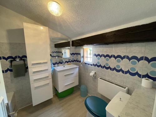 Salle de bain, Provenzalisches Haus Les Lauriers Roses - Garten mit Meerblick und Gemeinschaftspool by Riviera Home in La Baumette