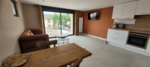 2 Gites dans les remparts à Dun sur Meuse (2 Gites dans les remparts a Dun sur Meuse) in Dun Sur Meuse