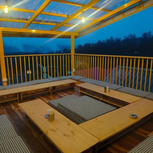 Non Stop Cafe Hostel & Stay photo 4