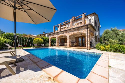 Villa with Private Pool image 9