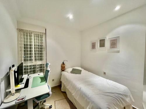 Private beachfront in Alicante, Alicante (foto 4)