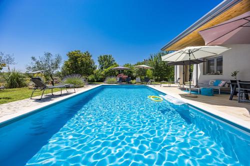 Holiday house with pool near Rovinj, Brajkovići
