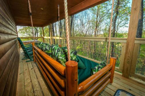 Little Bear Cabin - image 3