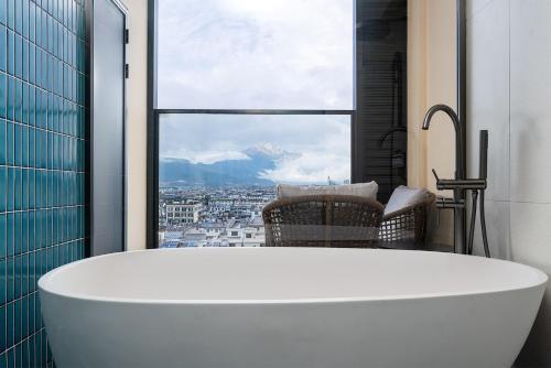 Oprema, Holiday Inn Express Lijiang Ancient Town in Lijiang