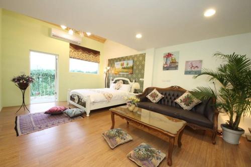 328 B&B – Private Cottage