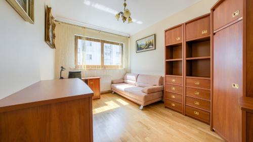 Two-Bedroom Apartment image 4