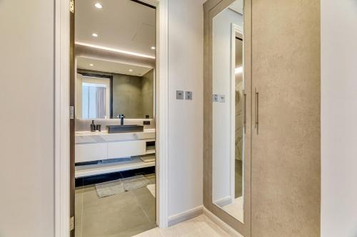 DAYF-SKG04 Modern Spacious 1 Bed Full DIFC Views, Dubai (photo 3)