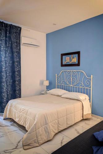 Queen Room image 10