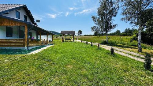 Cabana cu ciubăr din Larguta (Cabana cu ciubar din Larguta) in Holbav