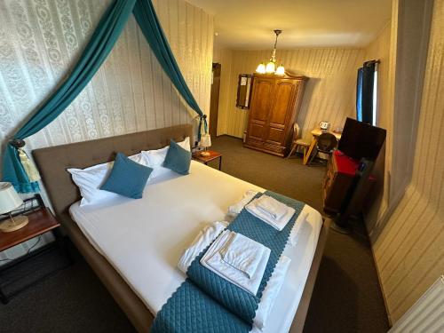Hotel Schwarzer Adler in โรเธนบวร์ก ออป แดร์ เทาเบอร์