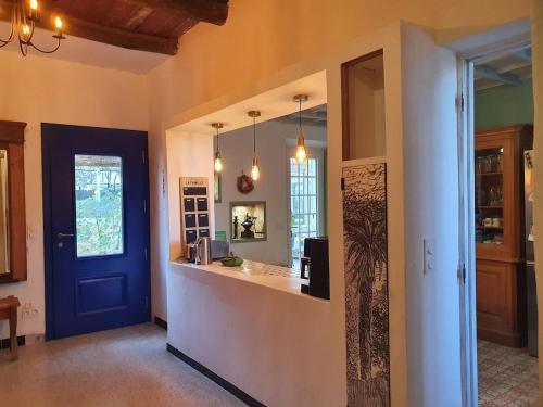 Large Artist's House in Provence in Saint-Victoret