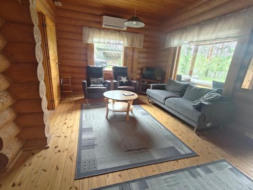 Kalliorinteen Mökit Havupirtti (Kalliorinteen Mokit Havupirtti) in 托伊薩