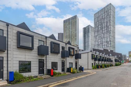 Large Townhouse 5 Beds with Two Parking Spaces - Manchester City Centre, Манчестер (фото 9)