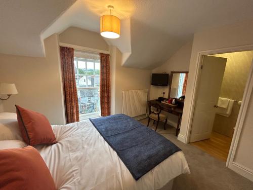 Community Owned Gwesty Owain Glyndwr Hotel in كوروين
