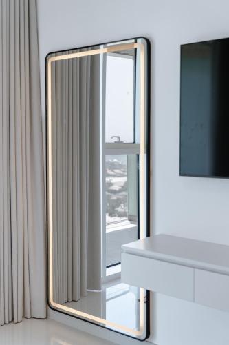 Seafront 3BR with maid's - Grand Bleu by Elie Saab - image 10