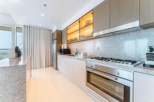 Seafront 3BR with maid's - Grand Bleu by Elie Saab - image 9