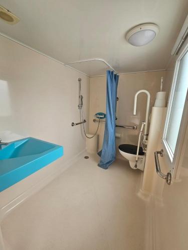 2 bedrooms, 4 beds