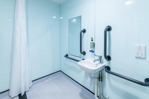 Accessible Double Room - Window image 3