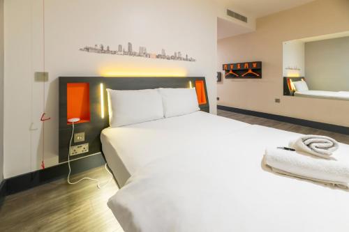 Accessible Double Room- No Window room in easyHotel Leeds