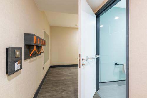 Accessible Double Room- No Window image 2