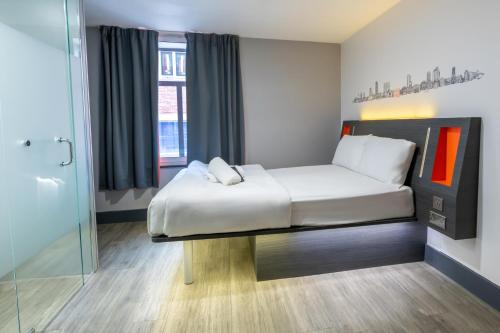 easyHotel Leeds, Leeds