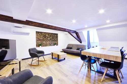 TH 202 Charmant duplex F4 au 2ème étage - 7 personnes - Location saisonnière - Thann