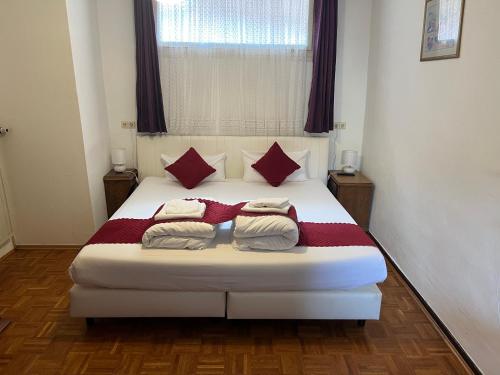 Hotel Schwarzer Adler Room Type - Standard Double Room
