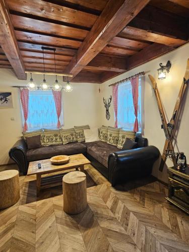 3 bedrooms, 6 beds