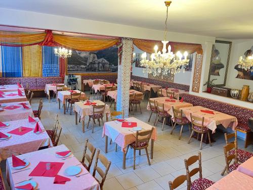 Hotel Schwarzer Adler in โรเธนบวร์ก ออป แดร์ เทาเบอร์