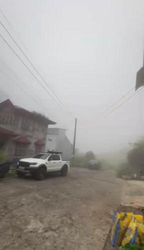 3Storey Cozy House, Sampong