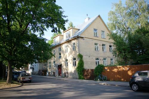 Kibuvitsa apartment, Tallinn