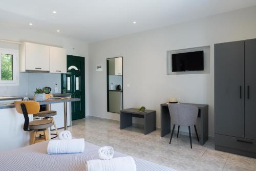 Captain's Apartments in Olive Grove 2 - Ατσουπάδες