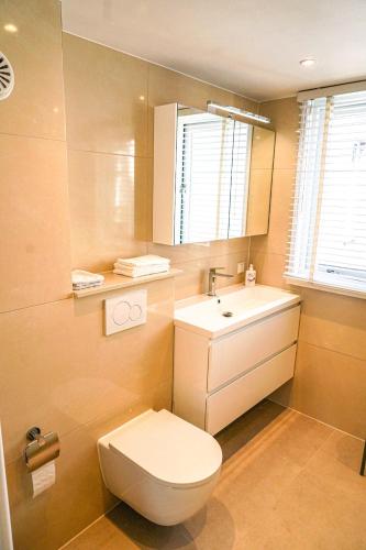 One-Bedroom Apartment image 1