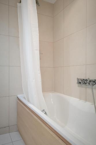 Tower Hill Serviced Apartments - image 7